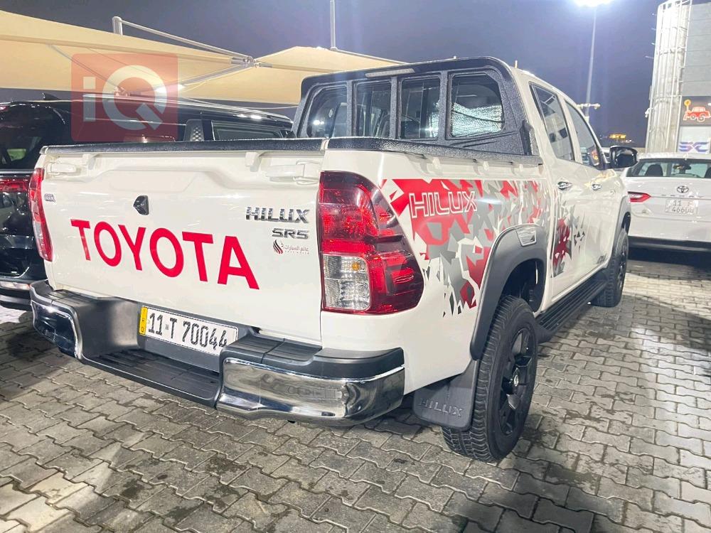 تويوتا هايلوكس